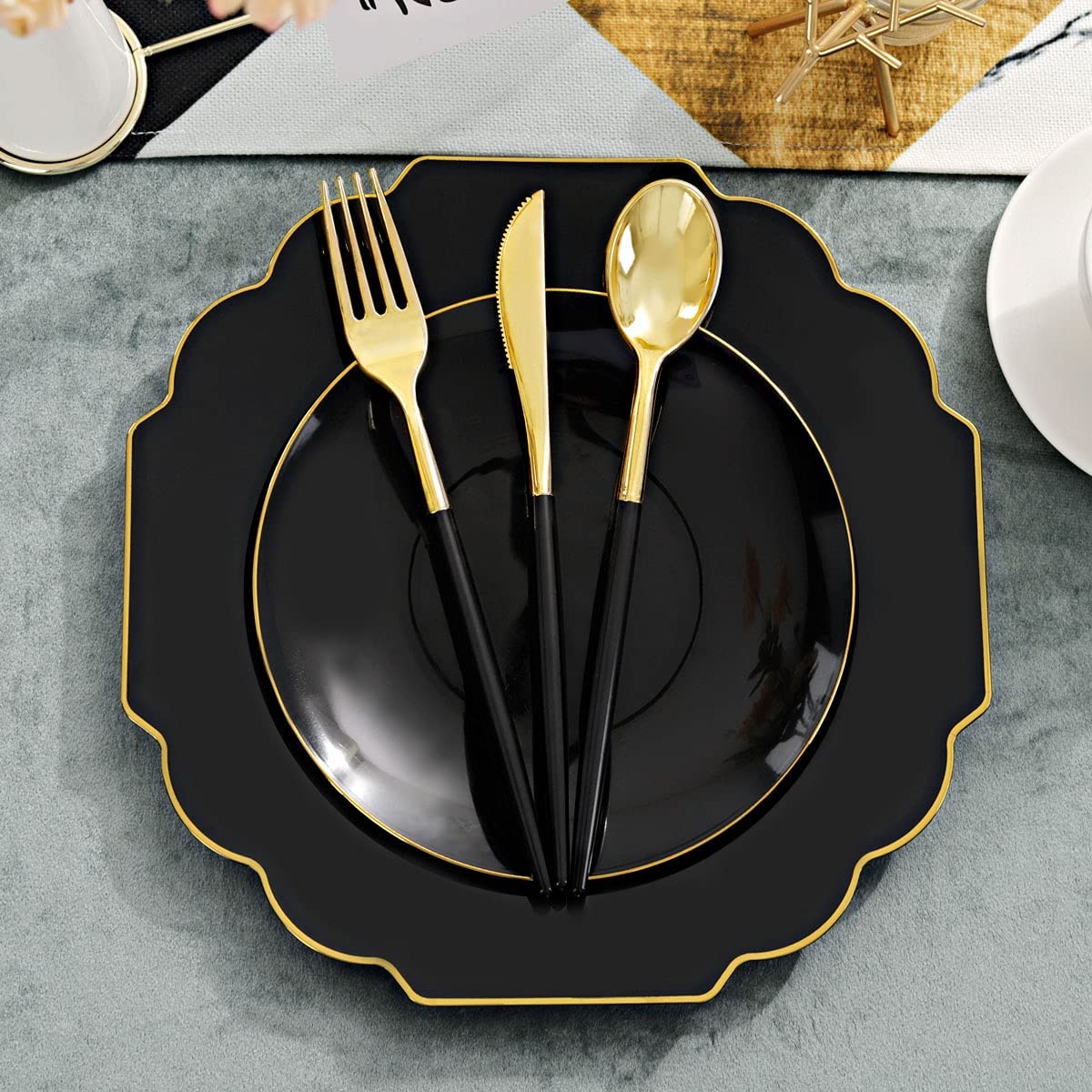 150pcs Gold Plastic Dinnerware Set, Halloween Black Plastic Plates,Gold Plastic Silverware,Black and Gold Cutlery,include 30 Dinner Plates,30 Dessert Plates,30 Forks,30 Knives,30 Spoons