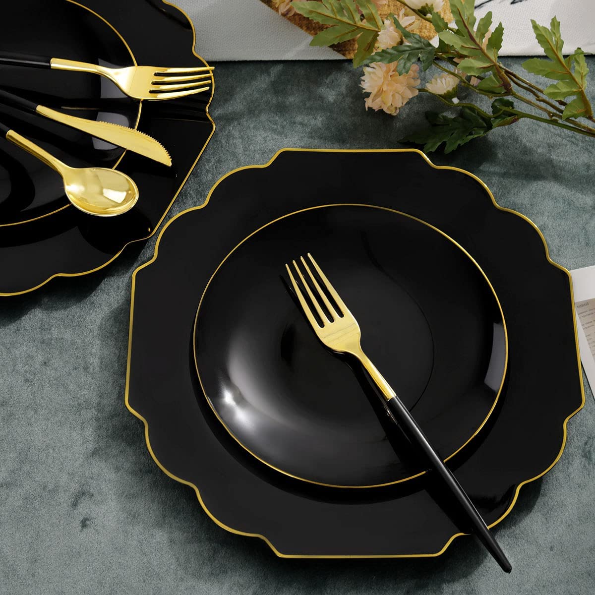 150pcs Gold Plastic Dinnerware Set, Halloween Black Plastic Plates,Gold Plastic Silverware,Black and Gold Cutlery,include 30 Dinner Plates,30 Dessert Plates,30 Forks,30 Knives,30 Spoons