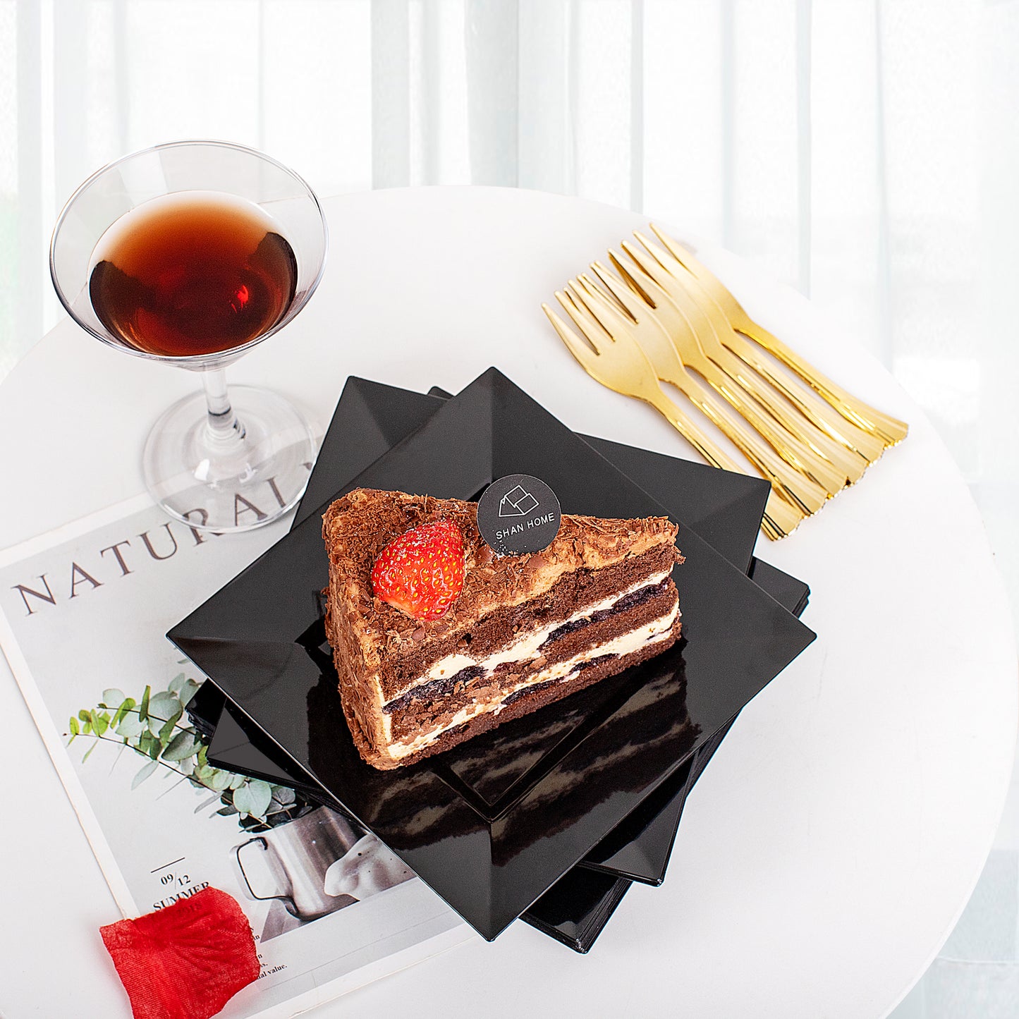100pcs Black Square Plastic Dessert Plates with 100pcs Gold Dessert Forks,Black Appetizer Salad Square Plates,Elegant Square Black Salad Plates,Square Cake Plates for Party,Afternoon Tea