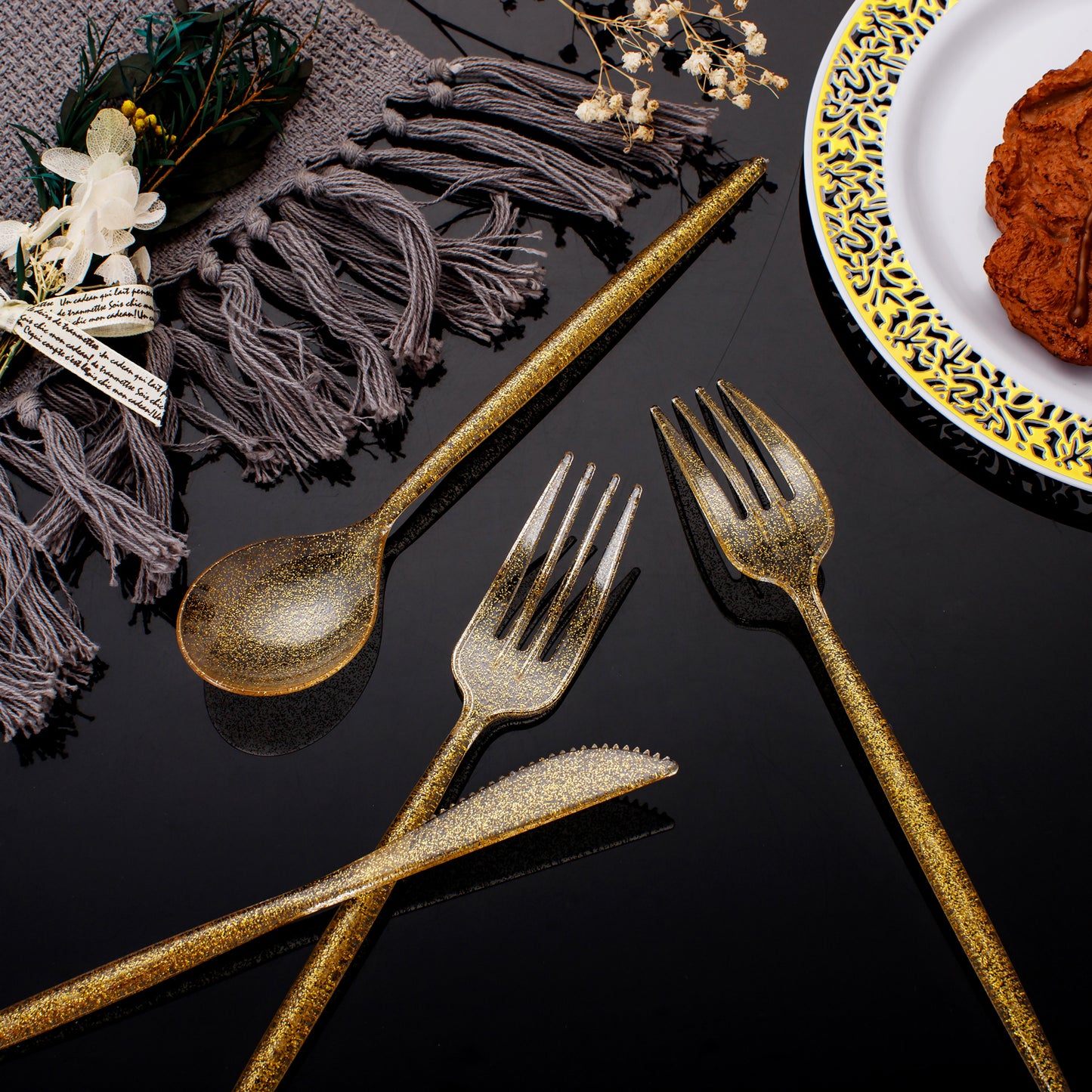 180pcs Gold Plastic Silverware Durable Plastic Silverware Gold Glitter Color Party Plastic Cutlery Gold Plastic Flatware Include 60 Forks,60 Knvies,60 Spoons for Wedding,Birthday Monther's