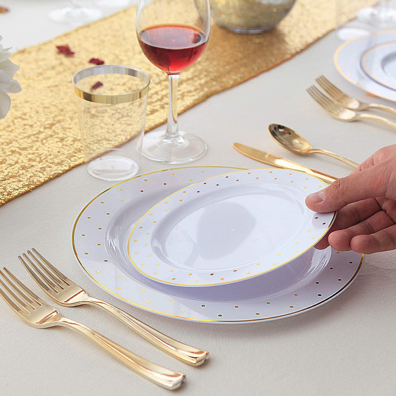200pcs Gold Plastic Plates,Disposable Plates For Parties,Disposable Gold Plastic Silverware 40 Dinner Plates,40 Salald Plates,40 Knives,40 Forks,40 Spoons,Perfect for Birthday,Party,Wedding
