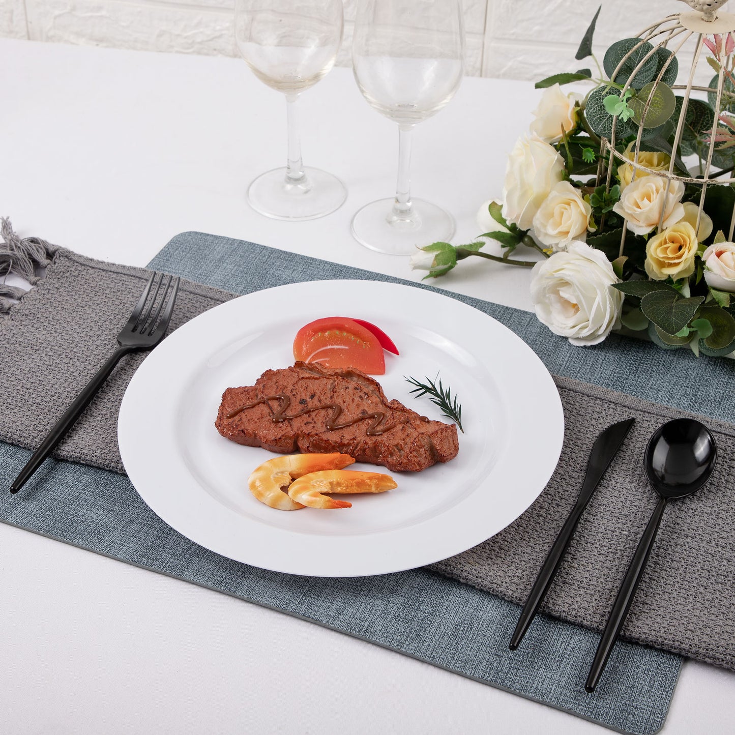 180pcs Black Plastic Silverware Plastic Silverware Heavy Duty Black Party Plastic Cutlery Black Plastic Forks Include 60 Forks,60 Knvies,60 Spoons